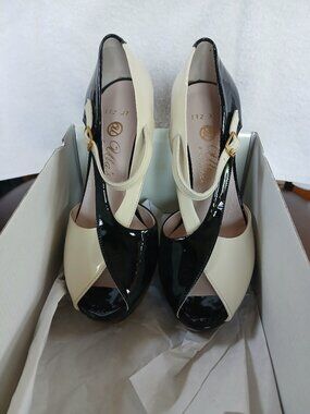 Beautiful patent leather pumps.